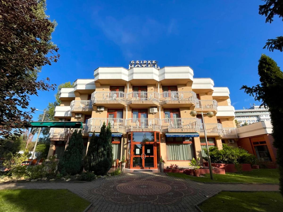 Csipke Hotel Kiskunhalas Exterior foto